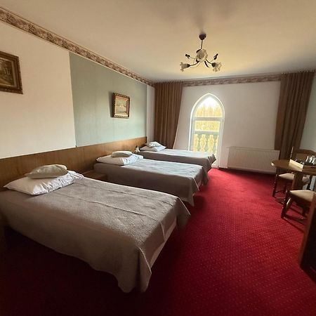 Zamek Camelot Hotel Debica  Bagian luar foto