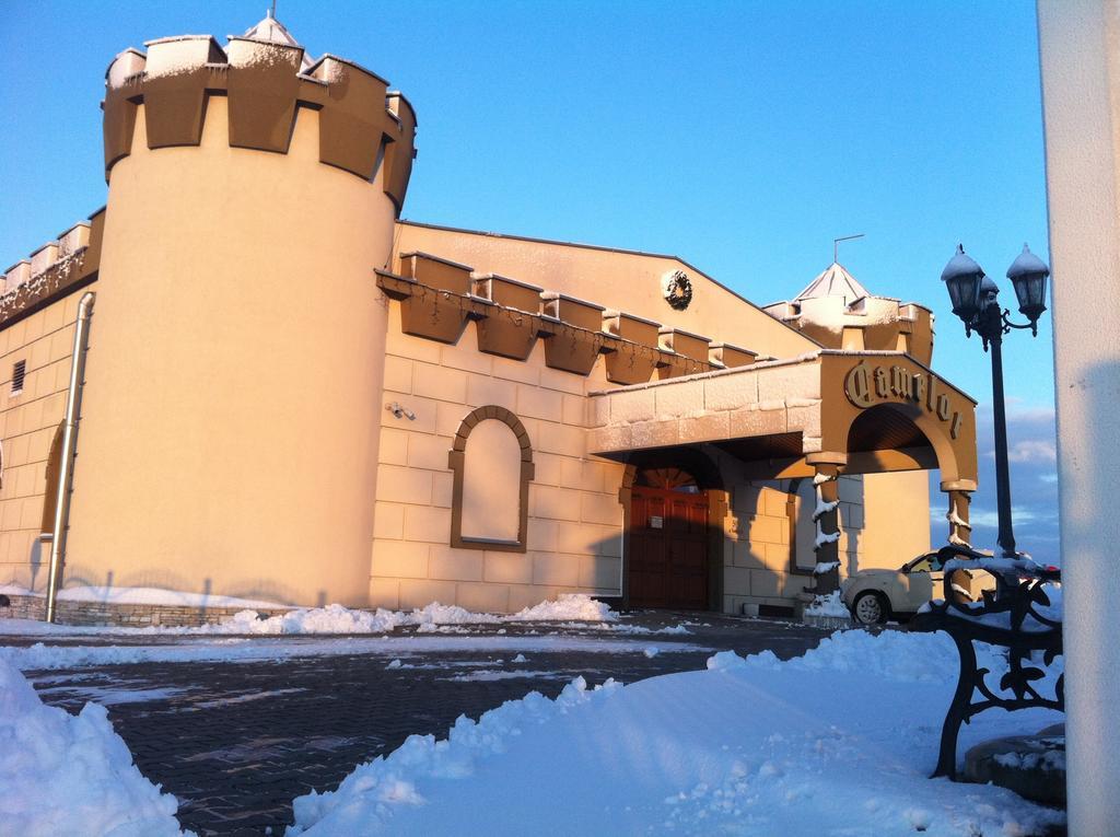 Zamek Camelot Hotel Debica  Bagian luar foto