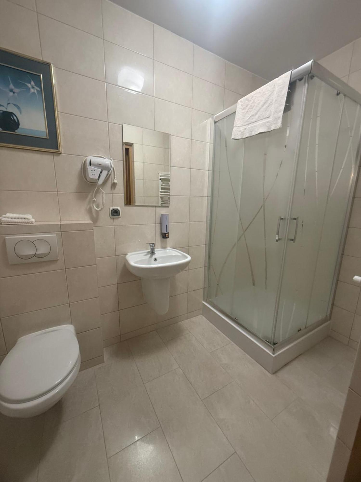 Zamek Camelot Hotel Debica  Bagian luar foto
