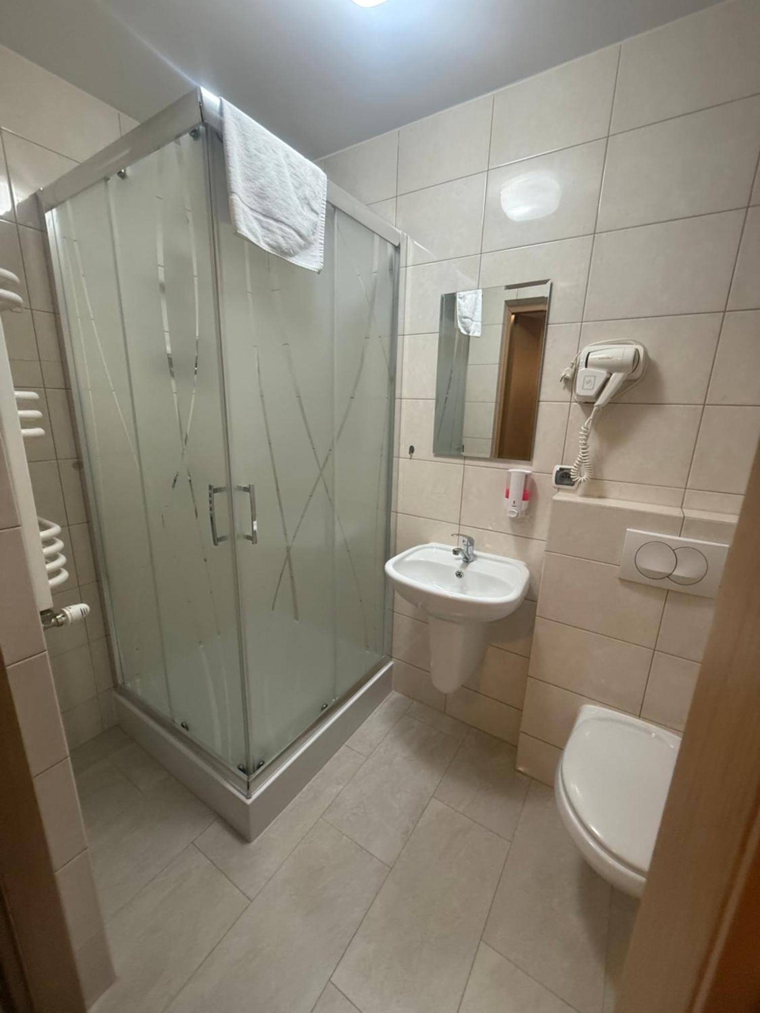 Zamek Camelot Hotel Debica  Bagian luar foto