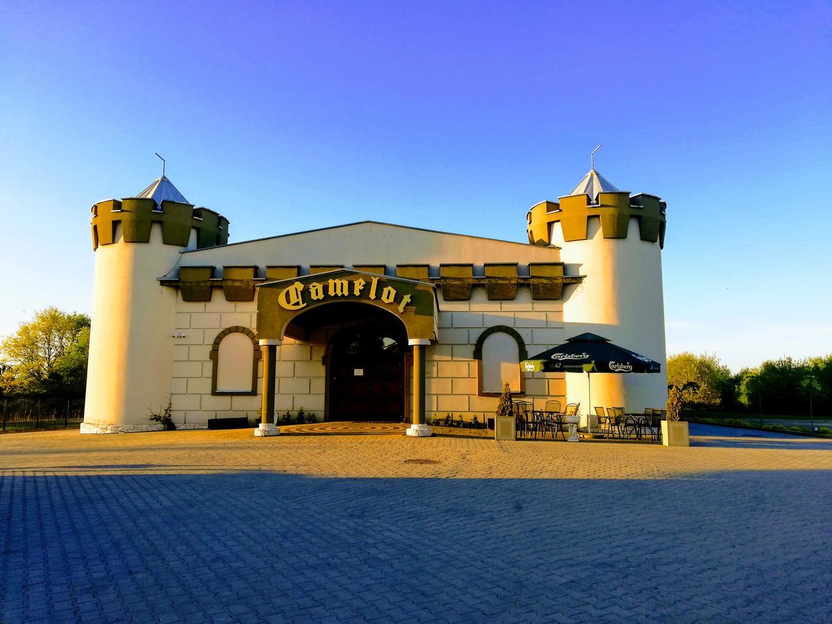 Zamek Camelot Hotel Debica  Bagian luar foto